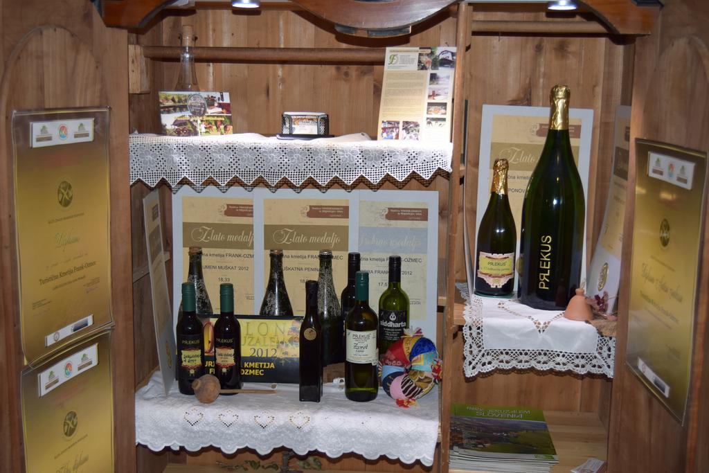 ליוטומר Farm Stay Frank Ozmec Wine And Glamping Estate מראה חיצוני תמונה