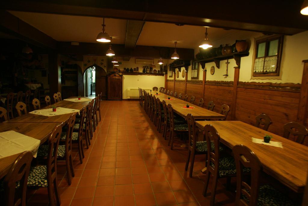 ליוטומר Farm Stay Frank Ozmec Wine And Glamping Estate מראה חיצוני תמונה